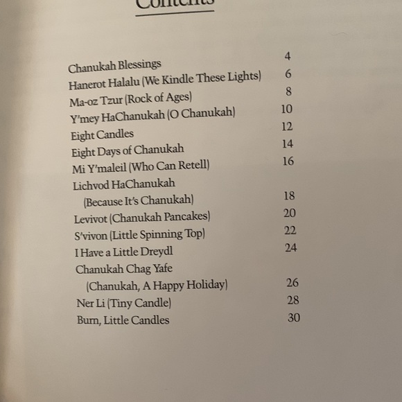 MINT CHILDREN’S CHANUKAH BOOK - Picture 4 of 9